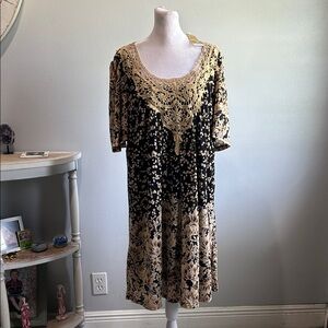 [Suzanne Betro] Black and Gold Floral Knit Dress - Size Large NWT